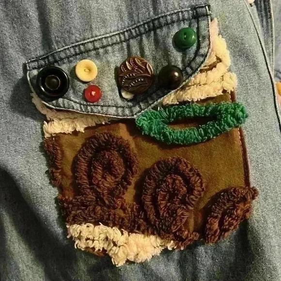 Cute as a button Jean jacket size L - Picture 4 of 10